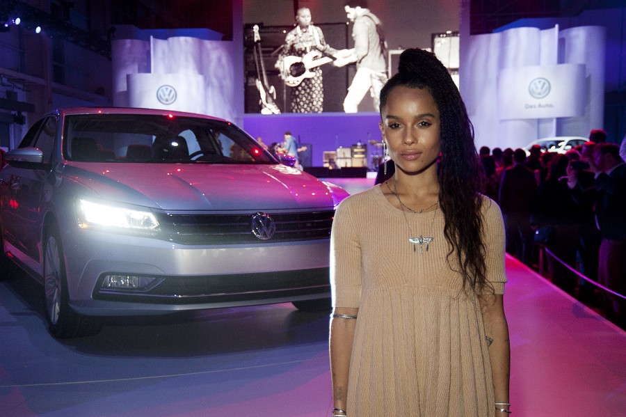 Zoe Kravitz cheers on dad Lenny Kravitz during his performance at the New 2016 Volkswagen Passat Launch6