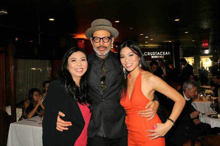 Jeff Goldblum with Crustacean-owners, Hannah (left) and Catherine (right) An.